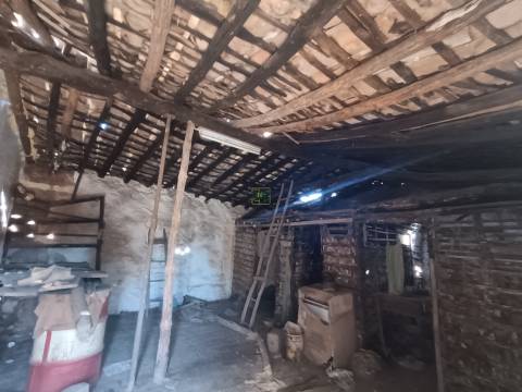 Moradia Geminada para renovar