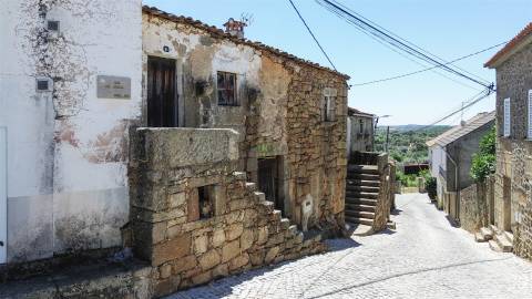 Moradia Geminada para renovar