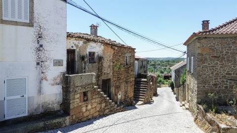 Moradia Geminada para renovar