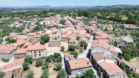 Moradia Geminada para renovar