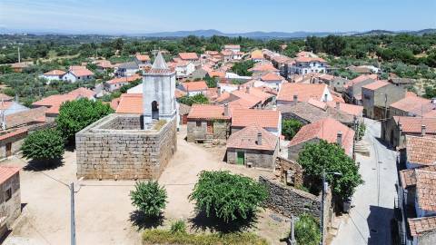 Moradia Geminada para renovar