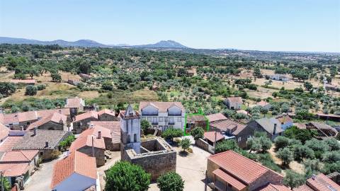 Moradia Geminada para renovar