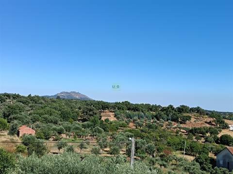 Moradia para restaurar em Bemposta, Penamacor