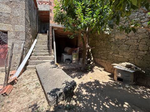 Moradia para restaurar em Bemposta, Penamacor