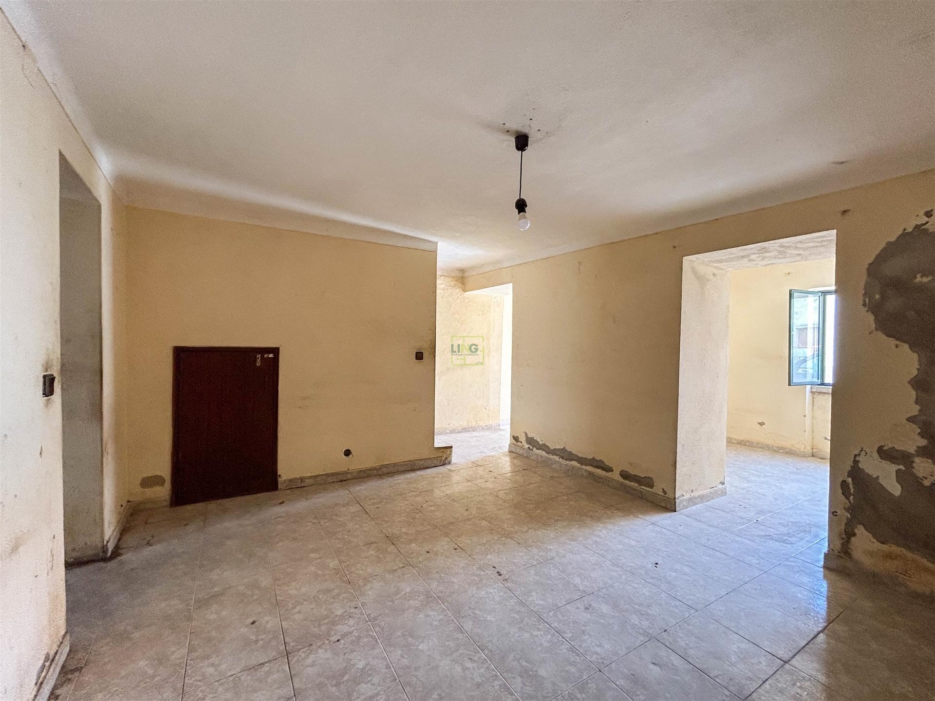 Moradia T4+1 nos Toulões + Terreno com 1050m2