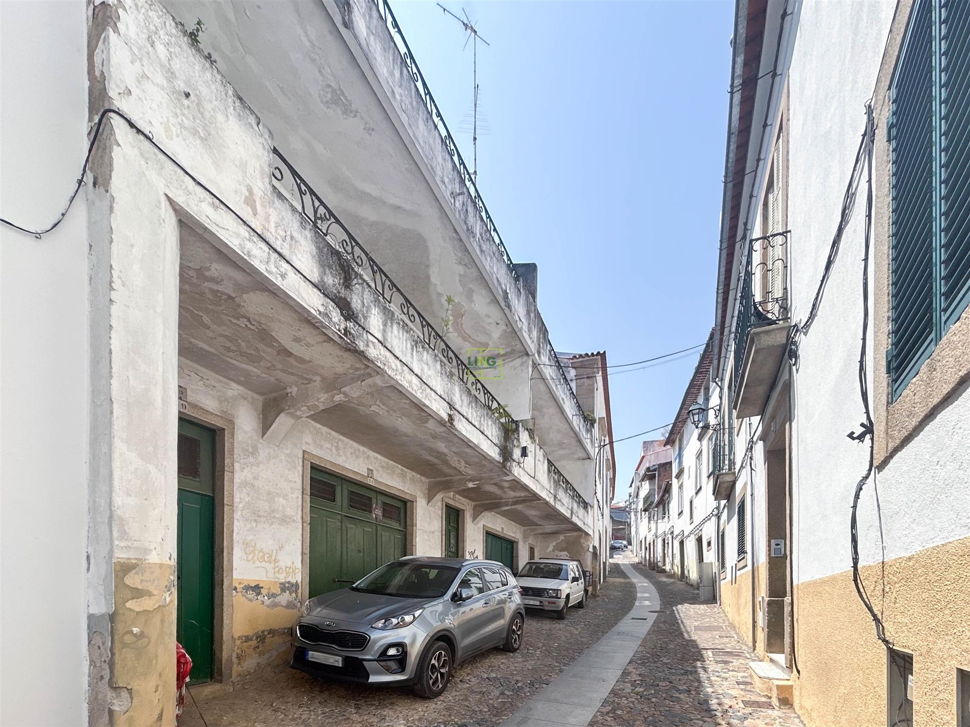 Oportunidade de Investimento - Prédio na Zona Histórica, junto à Sé!