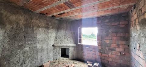 Quinta com 46.000 m² – Água abundante, localização privilegiada e enorme potencial!