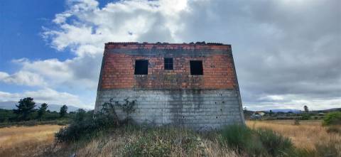 Quinta com 46.000 m² – Água abundante, localização privilegiada e enorme potencial!