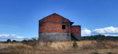 Quinta com 46.000 m² – Água abundante, localização privilegiada e enorme potencial!