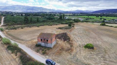 Quinta com 46.000 m² – Água abundante, localização privilegiada e enorme potencial!