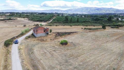 Quinta com 46.000 m² – Água abundante, localização privilegiada e enorme potencial!