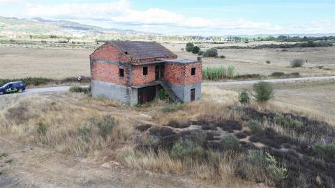 Quinta com 46.000 m² – Água abundante, localização privilegiada e enorme potencial!