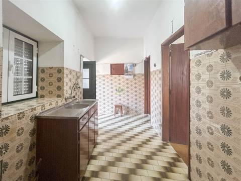 Moradia rústica T1 em Aldeia do Bispo