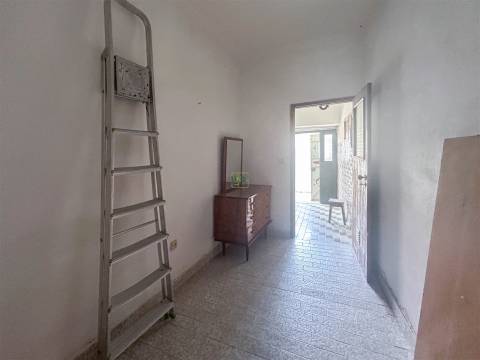 Moradia rústica T1 em Aldeia do Bispo