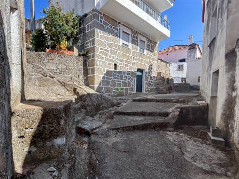 Moradia T2 Venda em Vale de Prazeres e Mata da Rainha,Fundão