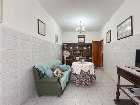 Moradia T6 Venda em Escalos de Cima e Lousa,Castelo Branco