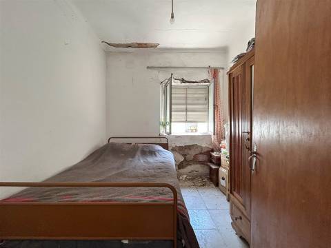 Moradia para Remodelar em Malpica do Tejo