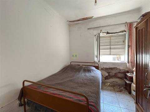 Moradia para Remodelar em Malpica do Tejo