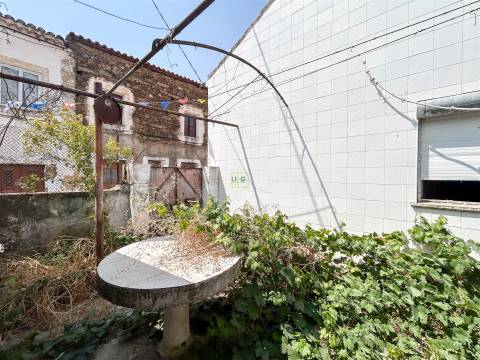 Moradia para Remodelar em Malpica do Tejo