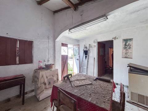 Moradia para Remodelar em Malpica do Tejo