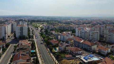 Fantástica Moradia Isolada V6, em plena Avenida das Palmeiras