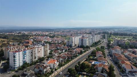 Fantástica Moradia Isolada V6, em plena Avenida das Palmeiras