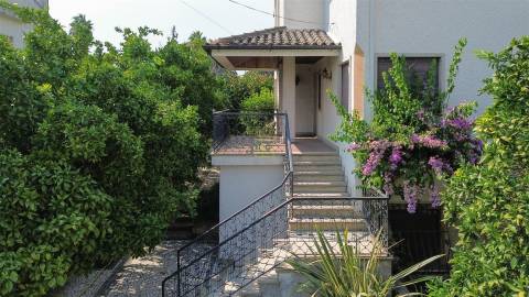 Fantástica Moradia Isolada V6, em plena Avenida das Palmeiras