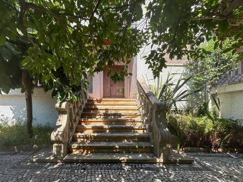 Fantástica Moradia Isolada V6, em plena Avenida das Palmeiras