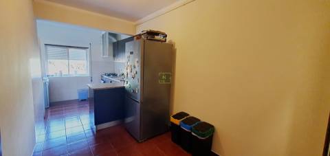 Apartamento T3 com varanda e sótão, em Castelo Branco