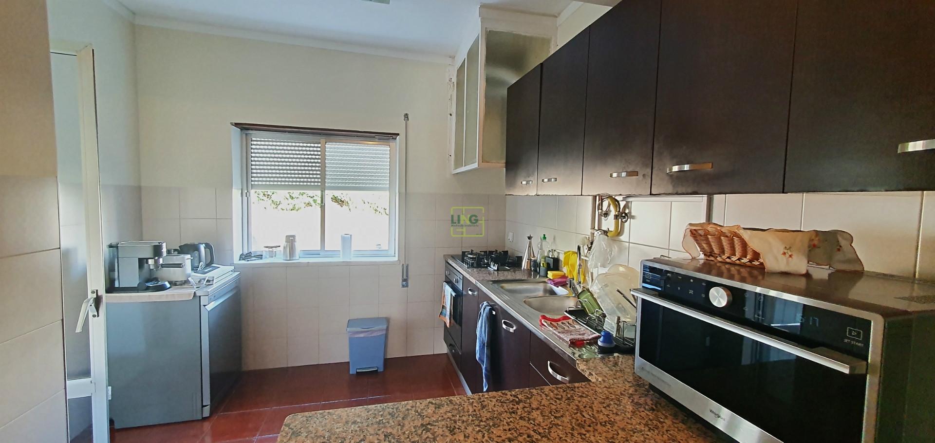 Apartamento T3 com varanda e sótão, em Castelo Branco