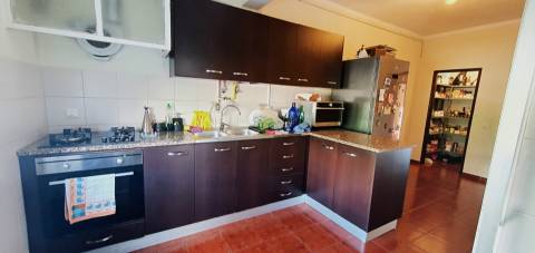 Apartamento T3 com varanda e sótão, em Castelo Branco