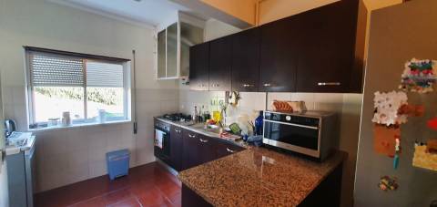 Apartamento T3 com varanda e sótão, em Castelo Branco