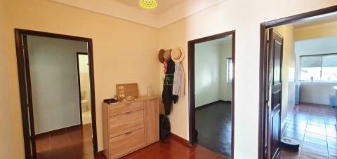 Apartamento T3 com varanda e sótão, em Castelo Branco