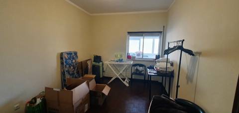Apartamento T3 com varanda e sótão, em Castelo Branco