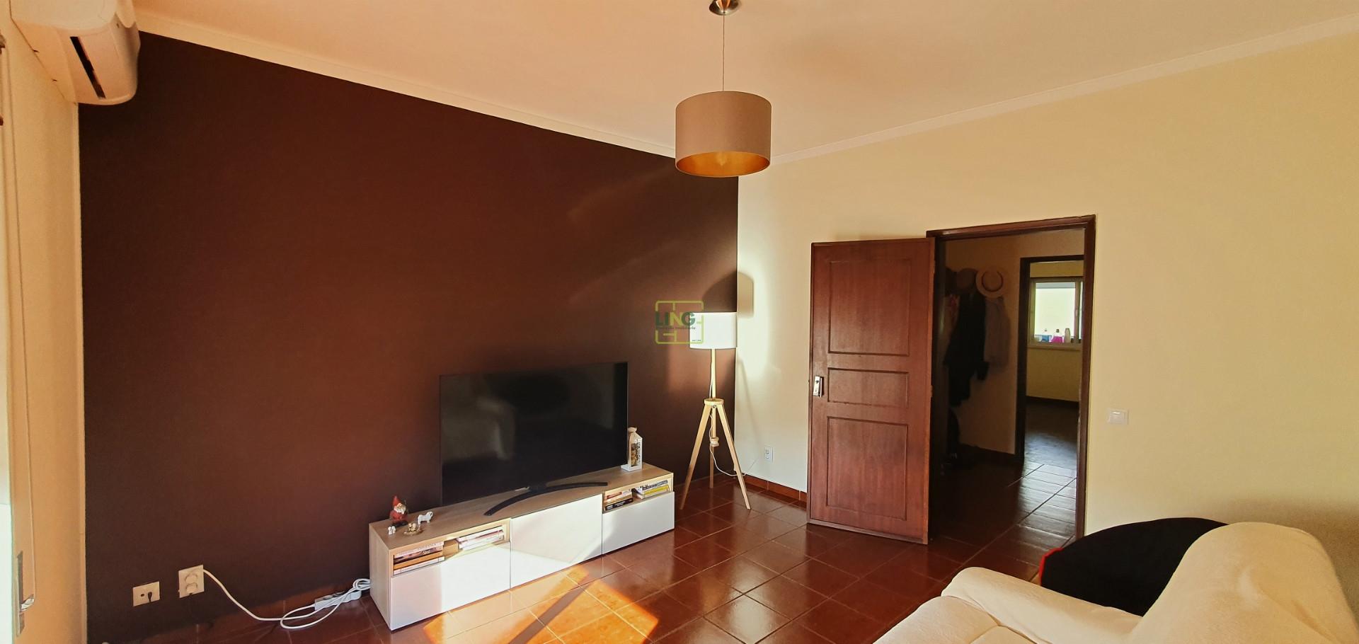 Apartamento T3 com varanda e sótão, em Castelo Branco