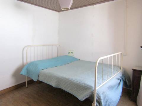 Moradia remodelada na Lousa,