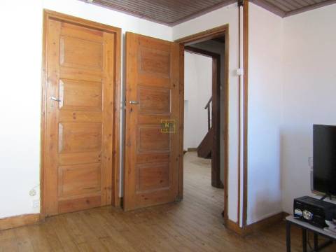 Moradia remodelada na Lousa,