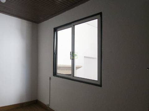Moradia remodelada na Lousa,