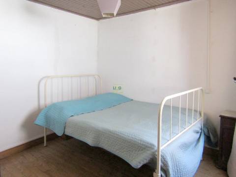 Moradia remodelada na Lousa,