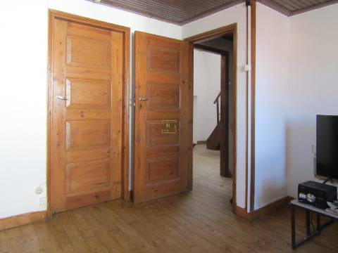 Moradia remodelada na Lousa,