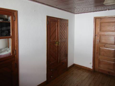 Moradia remodelada na Lousa,