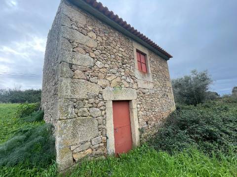 Quinta com construção rural em Oledo