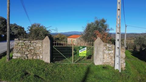 Quinta com construção rural em Oledo