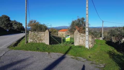 Quinta com construção rural em Oledo