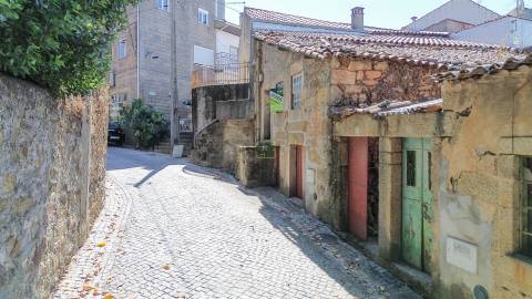 Moradia com quintal na freguesia de Sobral do Campo - Castelo Branco