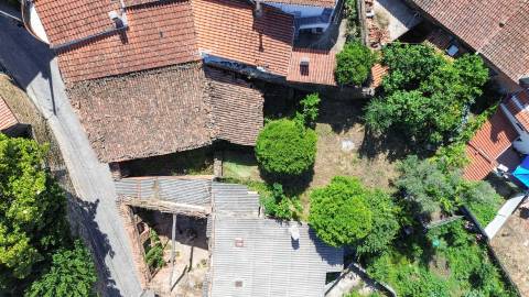 Moradia com quintal na freguesia de Sobral do Campo - Castelo Branco