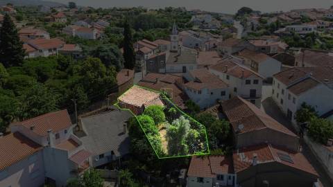 Moradia com quintal na freguesia de Sobral do Campo - Castelo Branco
