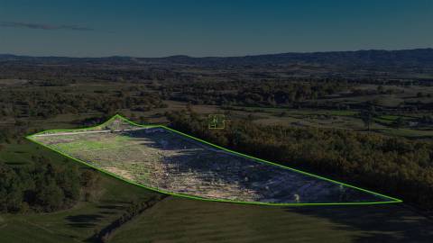 Quinta Vedada com Abundância de Água, Castanheiros e Casa para Recuperar —