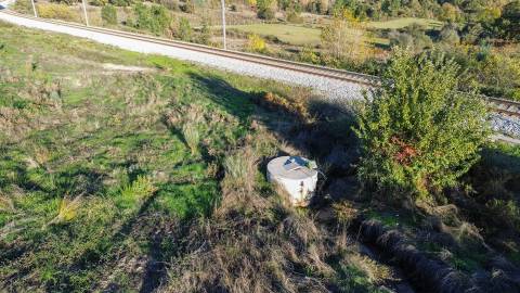 Quinta Vedada com Abundância de Água, Castanheiros e Casa para Recuperar —