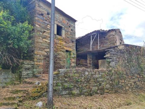 Moradia Devoluta T8 Venda em Sobreira Formosa e Alvito da Beira,Proença-a-Nova